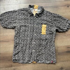 Levi’s Linen Men's Black and Orange Patterned Shirt ! Medium